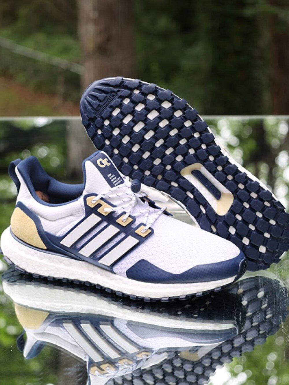 Adidas UltraBoost 1.0 Georgia Tech - Picture 5 of 14